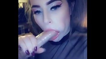 Amelia skye deepthroats boyfriends large pecker on ottoman during the time that parents are in daybed filmed on snapchat